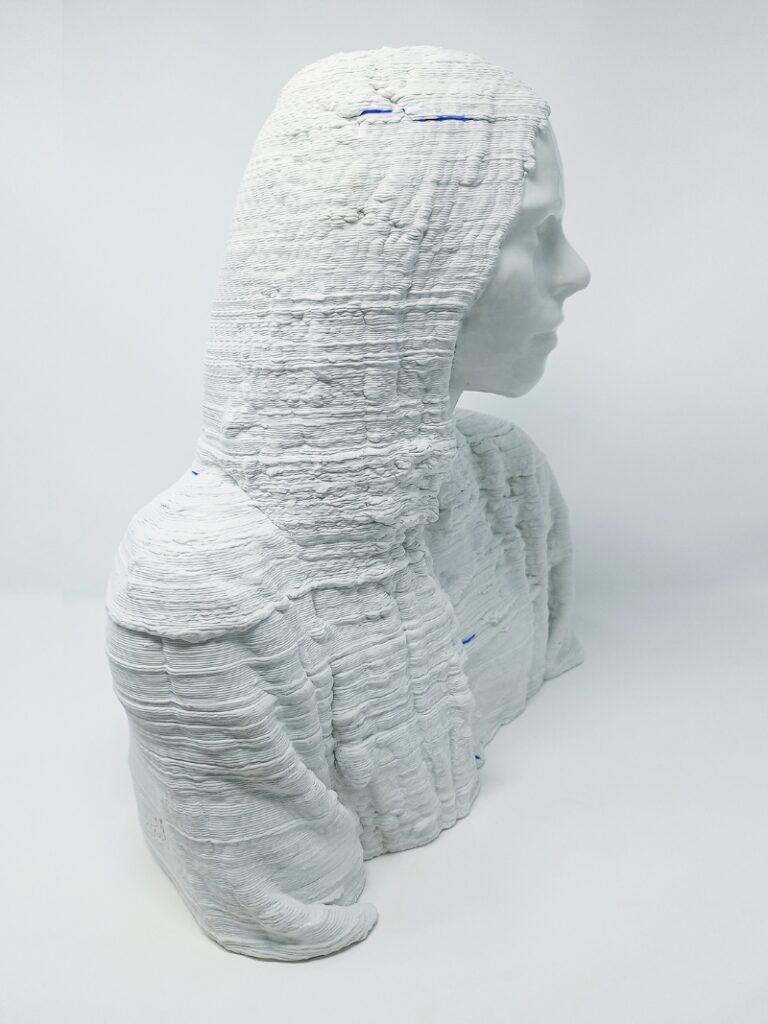 Busto femenino a BMW por parte de Dimitri Danilof en BCN 3D CERAMICS.
