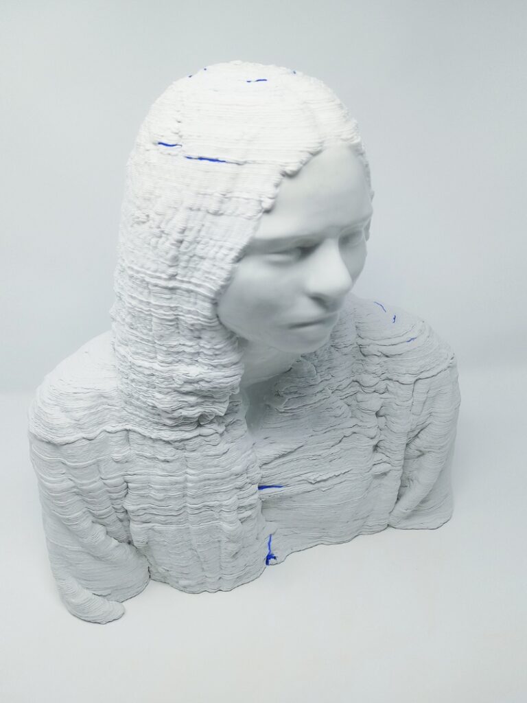 Bust femení a BMW per part de Dimitri Danilof a BCN 3D CERAMICS.